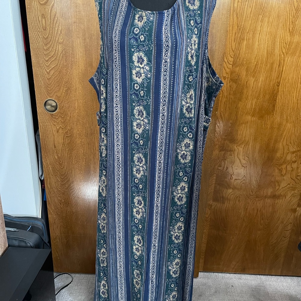 COPY - Beautiful maxi dress. 3x Summer Dress light weight. Sleeveless